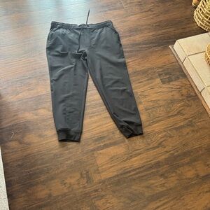 🔘Goodfellow & Co women’s “dressy” black jogger  Pants